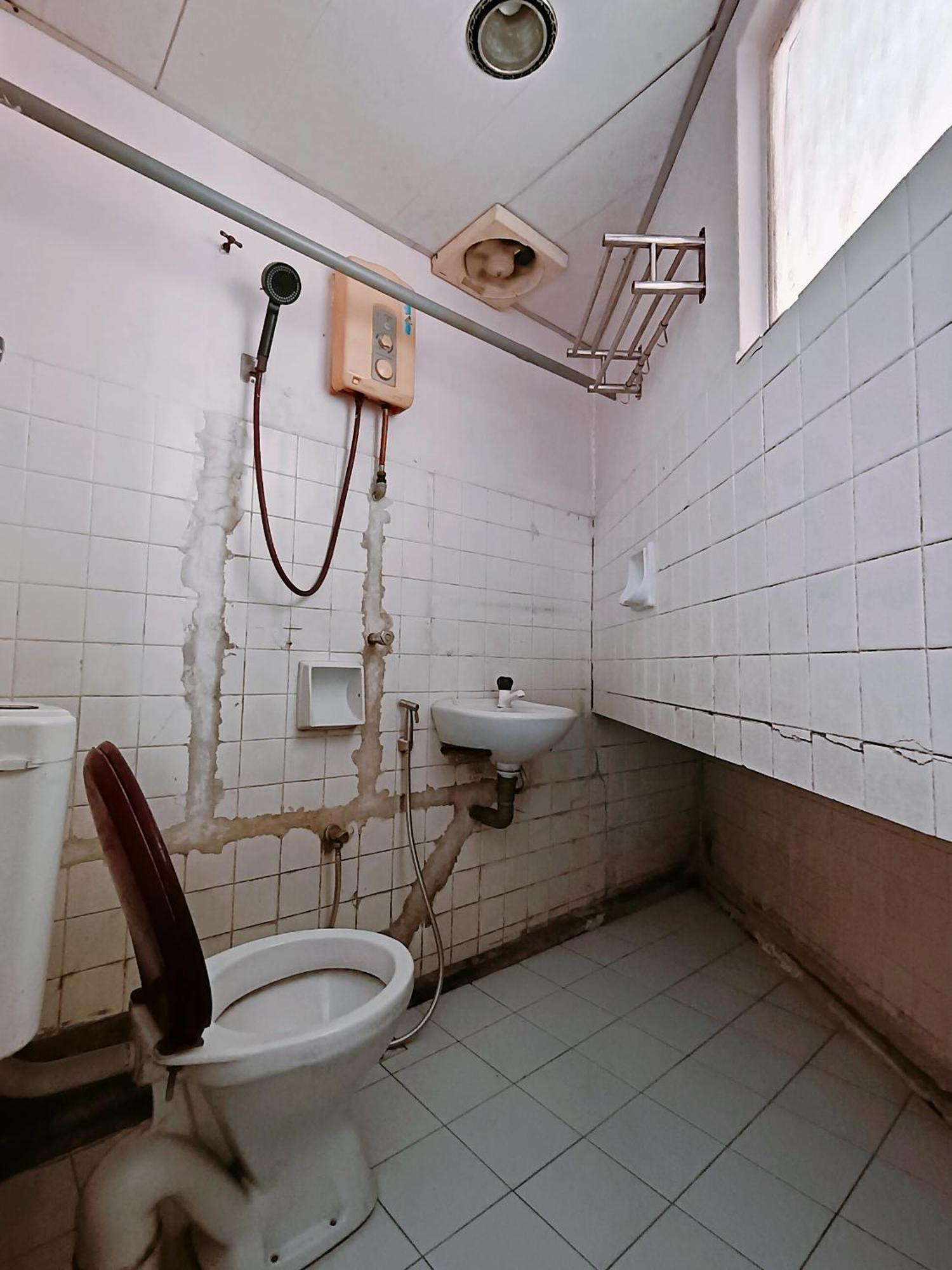 New Budget Inn Hotel Chukai Rum bild